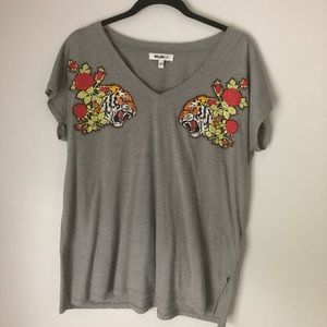 Graphic v-neck  t-shirt